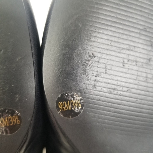 BCBGeneration Black Leather Chunky Wedge Peeptoe Sandals Size 9.5 - Picture 9 of 9